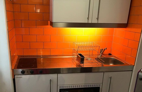 St Leonards-On-Sea Apartment | Beachfront Apartment With Woodburner & Courtyard
