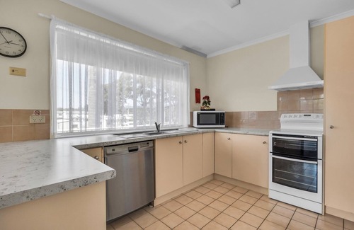 Sapphire Coast Apartment | Beachfront Apartments: Upstairs Fishpen