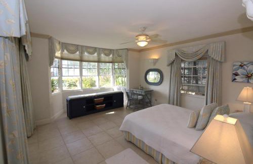 St. Lawrence Gap Apartment | Beachfront Apartment in St. Lawrence Gap - Close To Your Every Need
