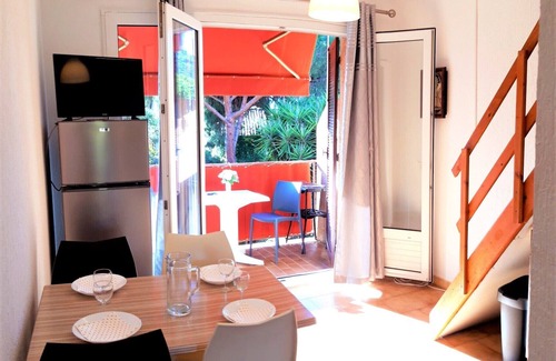 Residences du Golfe de Lava Apartment | Beachfront apartment residence.