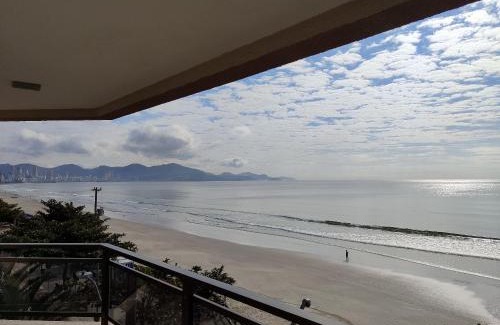 Itapema Apartment | Beachfront Apartment with Beach View VTE0301