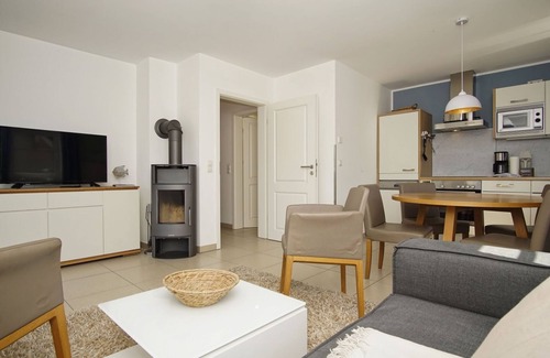 Moenchgut Peninsula Apartment | Beachfront apartment with balcony, use of swimming pool and sauna - Rex Rugia apartment 29-7 -