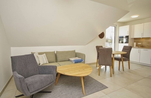 Moenchgut Peninsula Apartment | Beachfront apartment with balcony, use of swimming pool and sauna - Rex Rugia apartment 12-8 -