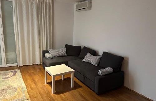 Csopak Apartment | Beachfront Apartment with garden in Csopak