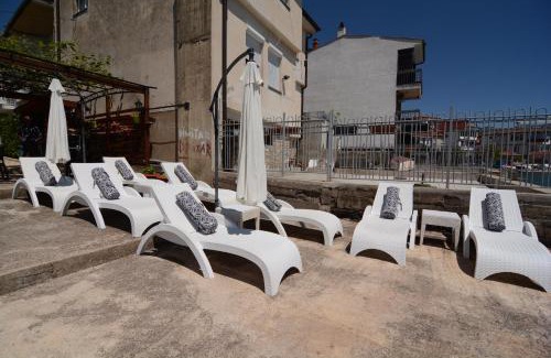 Varosh Apartment | Beachfront Apartments Bojadzi