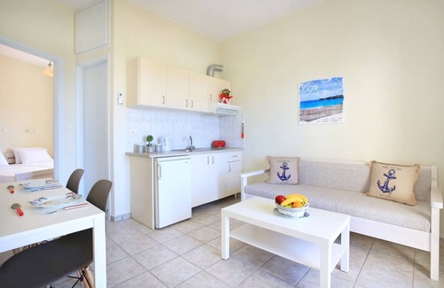 Gouvai Hotel | Beachfront Apartments in Gouves