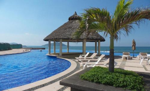Marina Mazatlan Apartment | Beachfront at Las Gavias Grand 216