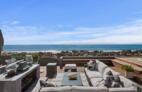 Ventura House | Beachfront at Seacliff