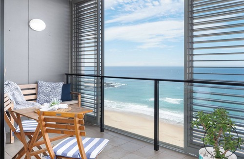 Newcastle East Apartment | Beachfront Beauty - wifi included