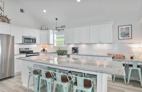 Port Bolivar House | Beachfront Bliss | Steps to Sand + Ocean Views