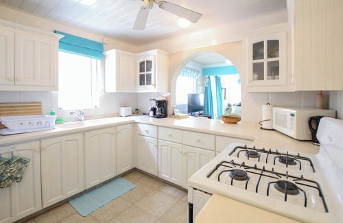 Old Trees Bay Apartment | Beachfront Bliss - Bora Bora Lower