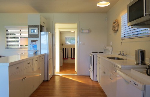 Coromandel House | Beachfront Bliss - Safe Swimming-Boat Ramp-Weber BBQ. 6.5kms Coromandel Township
