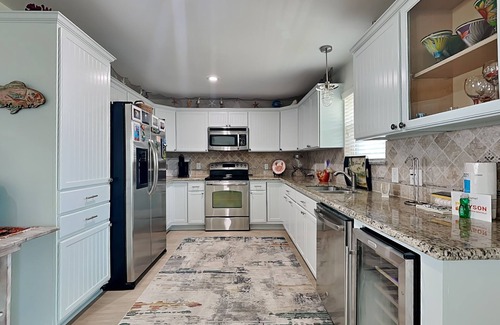 Bermuda Beach House | Beachfront Bungalow | Pet Friendly + Beachfront!