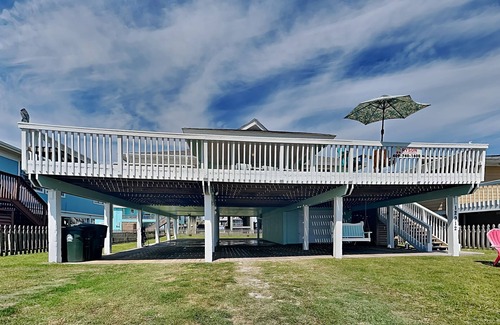 Bermuda Beach House | Beachfront Bungalow | Pet Friendly + Beachfront!