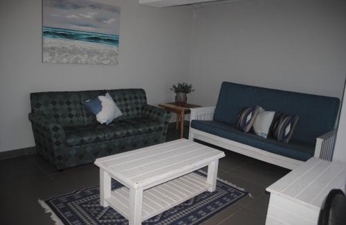 Amanzimtoti Apartment | Beachfront Bungalow