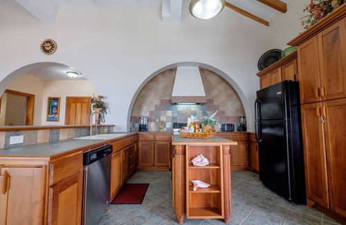 San Pedro House | Beachfront. Close to Secret Beach. Kayaks. Bikes. Pool. Paddleboards. 5BDR