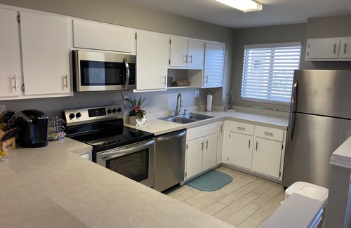 New Smyrna Beach Condo | Beachfront condo*Spectacular views & amenities! *Walk to Flagler!*Updated Unit