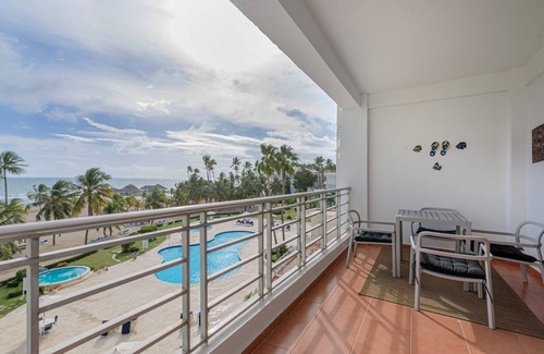 Villas Del Mar Apartment | Beachfront Condo Costa del Sol Sleeps 6