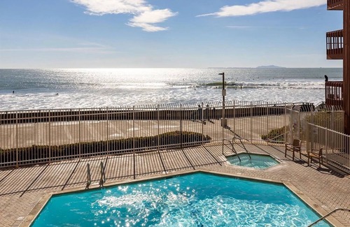 Ventura Condo | Beachfront Condo in the heart of Ventura AND 2 min walk to Main street!