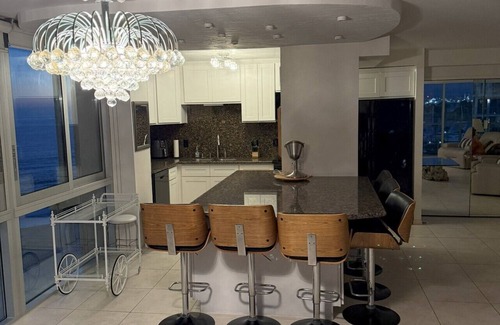 Coronado Condo | Beachfront Coronado Shores Condo adjacent Hotel Del Coronado