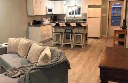 Lakeview  Jefferson County Cottage | Beachfront Cottage