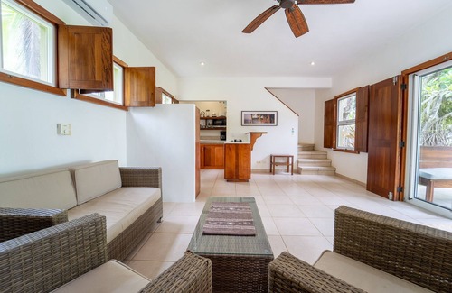 Javilla House | Beachfront Casita steps to the surf!