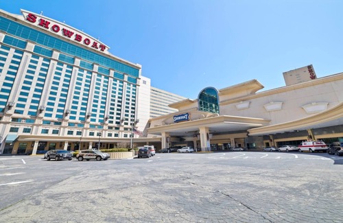 Atlantic City Apartment | Beachfront Double Queen Hotel CozySuite