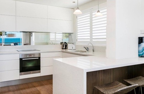 Narrabeen Apartment | Beachfront Dream - Beachfront
