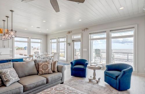 Spanish Grant House | Beachfront Dream Home Views Elevator 2 Kings