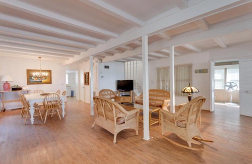Mid Island House | Beachfront Dunes, Sleeps 8, 3 Bedrooms plus Den, Gulf Front, Pet Friendly