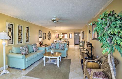 Englewood Apartment | Beachfront Englewood Condo with Community Pool!