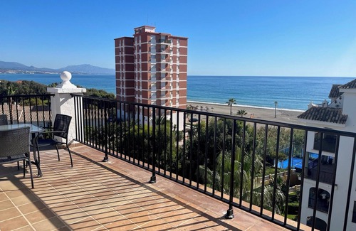 Cabrita Apartment | Beachfront Penthouse with large terrace and great views.