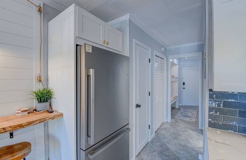 Hilton Head Island Condo | Beachfront Escape w Balcony+Pool
