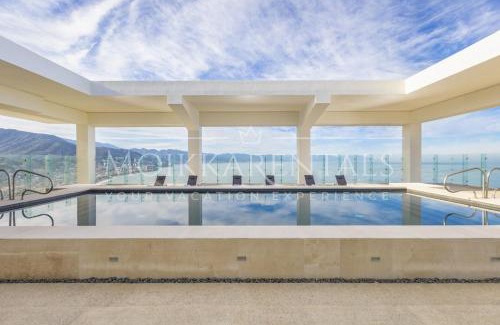 Las Glorias Apartment | Beachfront Extra-large 1-bedroom free breakfast by Moikkarentals