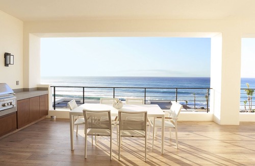 Buzzards Condo | Beachfront Flats 3bd Residence