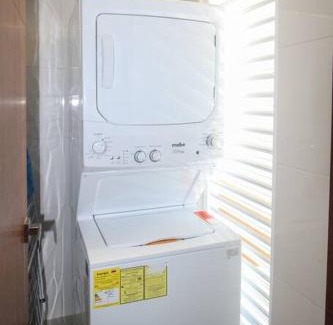 Las Glorias Apartment | Beachfront & free daily breakfast & 600MB Wifi by Moikkarentals