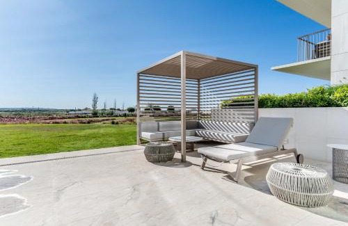 Armacao de Pera Apartment | Beachfront Garden & SPA - indoor and outdoor pool