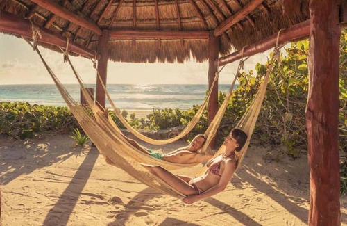 Zona Hotelera Apartment | Beachfront Getaway Condo