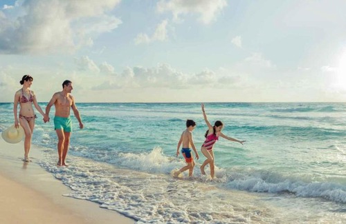 Zona Hotelera Apartment | Beachfront Getaway Condo
