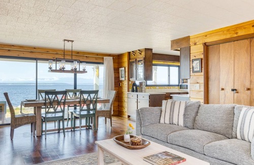 Coupeville House | Beachfront getaway with deck, gas grill, firepit and W/D