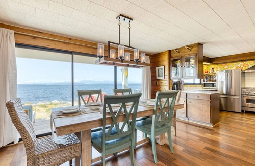 Coupeville House | Beachfront getaway with deck, gas grill, firepit and W/D