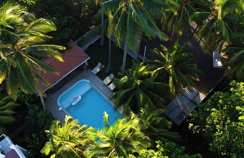 Sonsonate Cottage | Beachfront Guest House Surrounded by Nature