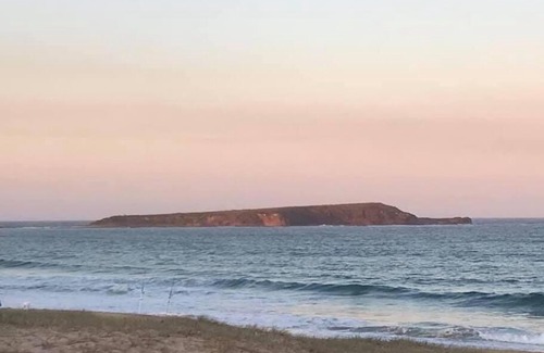 Warilla Apartment | Beachfront Guest Suite - Surfers Choice!