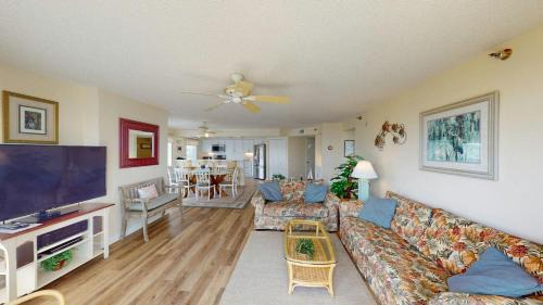 Litchfield by the Sea House | Beachfront Haven 2BR Retreat Litchfield By the Sea