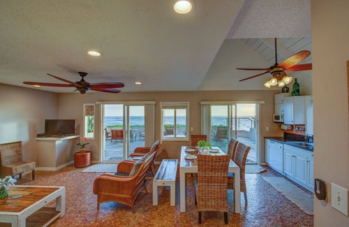 Hauula House | Beachfront Home
