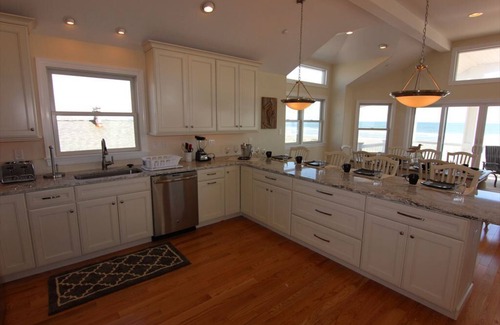 Townsend's Inlet Condo | Beachfront Laricks Exclusive