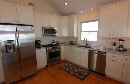 Townsend's Inlet Condo | Beachfront Laricks Exclusive