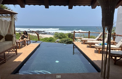 Troncones House | Beachfront Luxury home/w hot tub and infinity pool