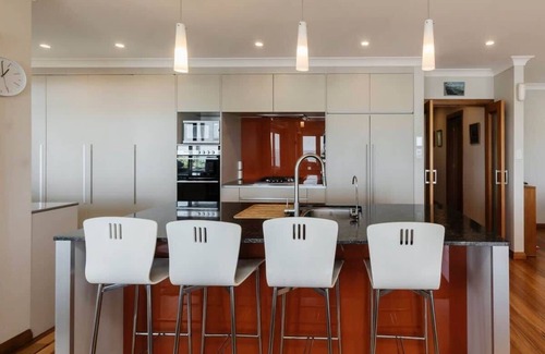 Oakura House | Beachfront Luxury Home in Oakura