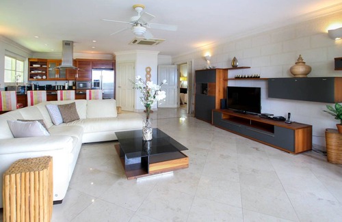 Old Trees Bay Apartment | Beachfront luxury modern 2-bed apt with pool